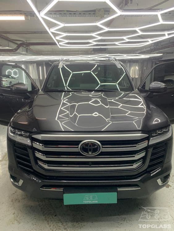 Замена лобового стекла Land Cruiser 300
