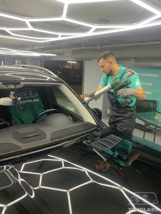 Замена автостекол в сервисном центре TopGlass