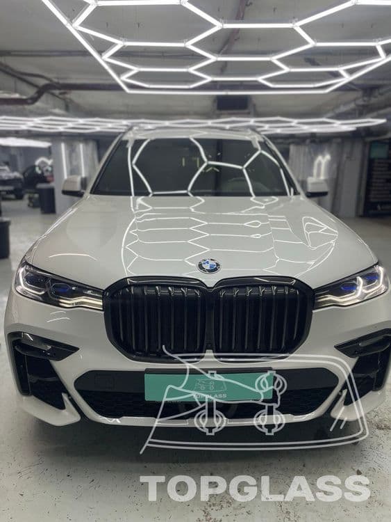 Замена лобового BMW X7